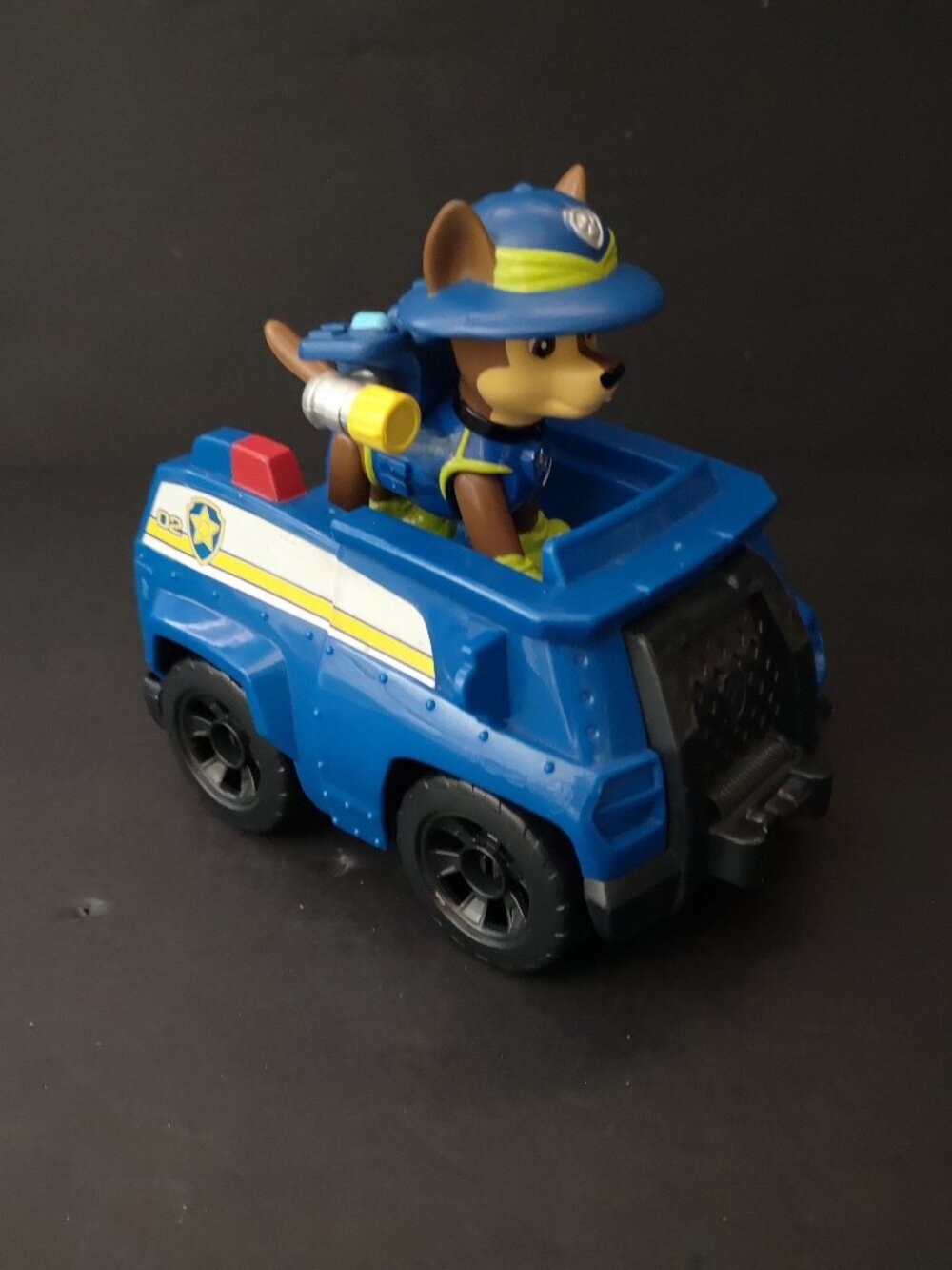 Paw Patrol Chase's Rescue Blue Police Truck w/ Jungle Rescue Chase Action Figure